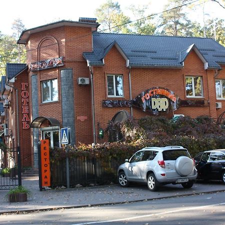 Hotel Gostynnyi Dvir Bucha Eksteriør bilde